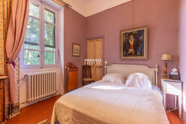 Image No.17-5 Bed Property for sale