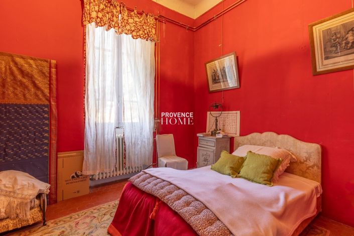 Image No.18-5 Bed Property for sale