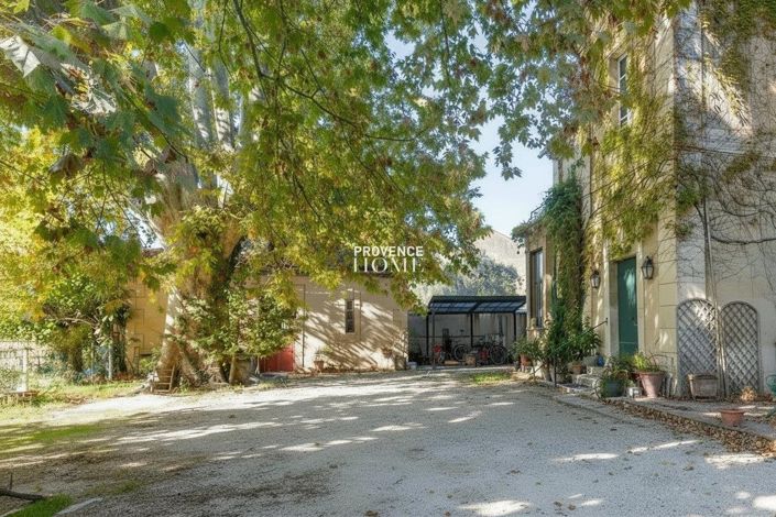 Image No.20-5 Bed Property for sale