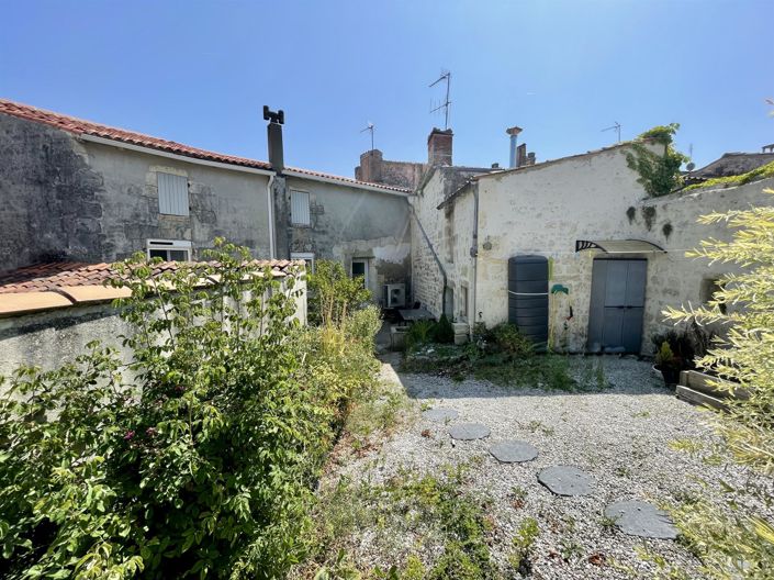 Image No.6-3 Bed House for sale