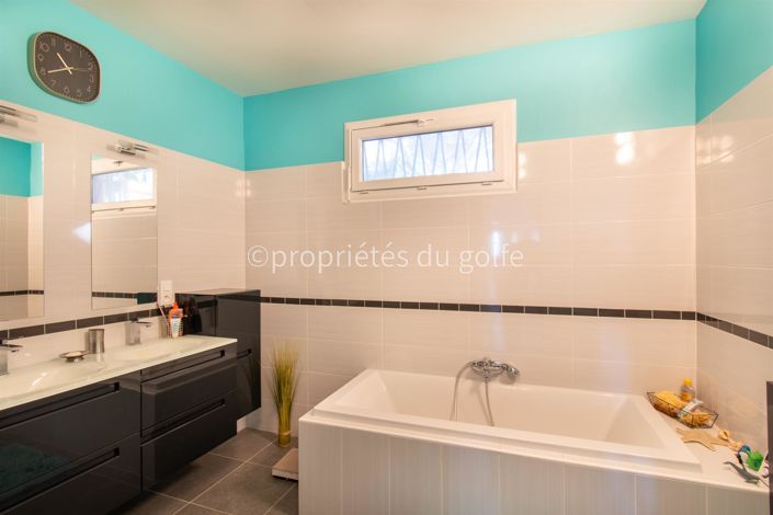 Image No.14-3 Bed House for sale