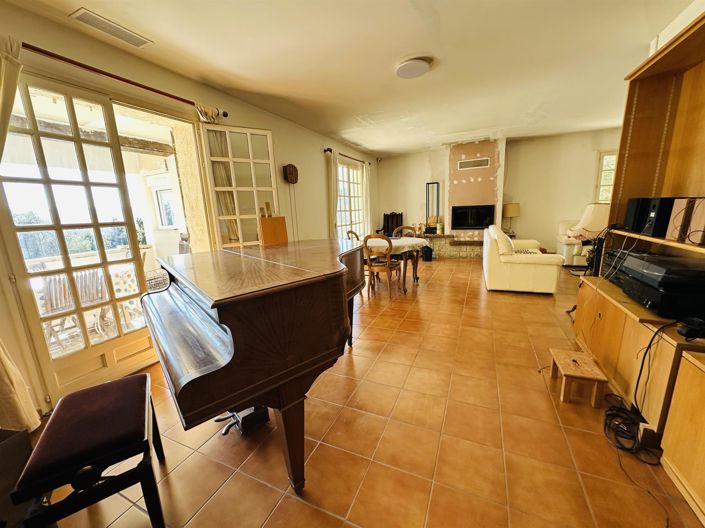 Image No.3-4 Bed House for sale