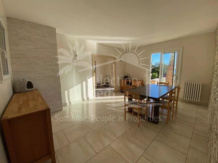 Image No.10-5 Bed House for sale