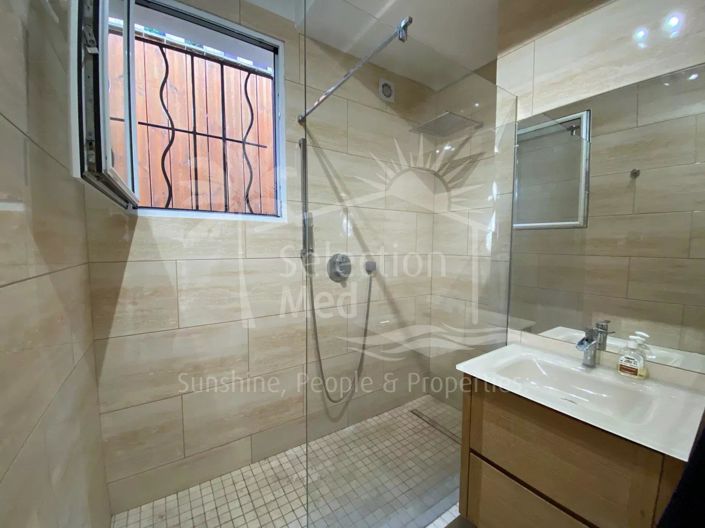 Image No.16-5 Bed House for sale