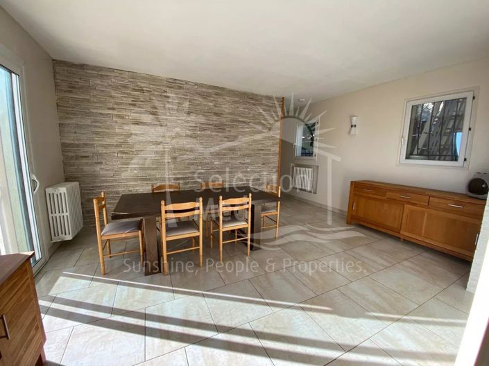 Image No.9-5 Bed House for sale