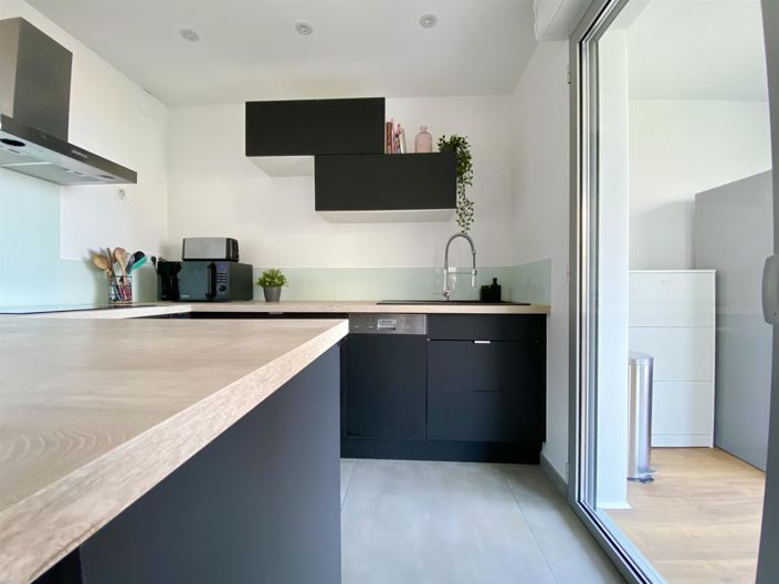 Image No.10-1 Bed Apartment for sale