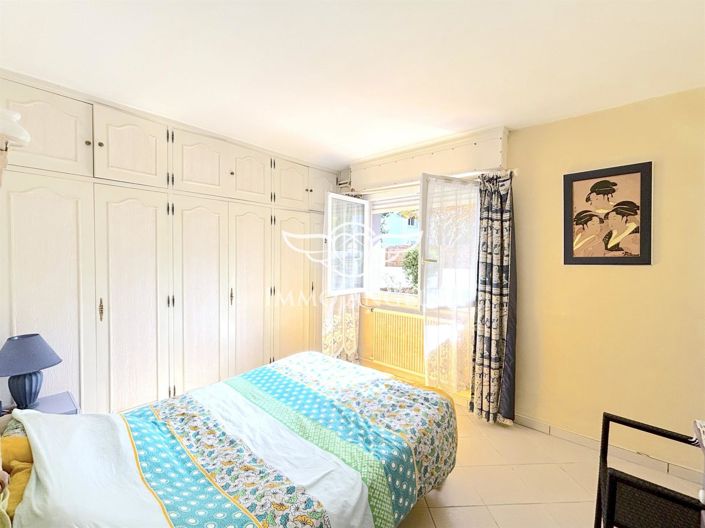 Image No.12-5 Bed House for sale