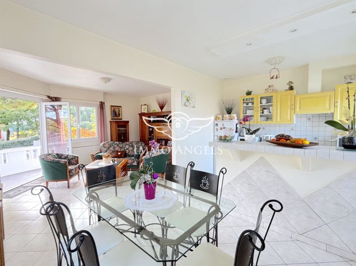 Image No.6-5 Bed House for sale