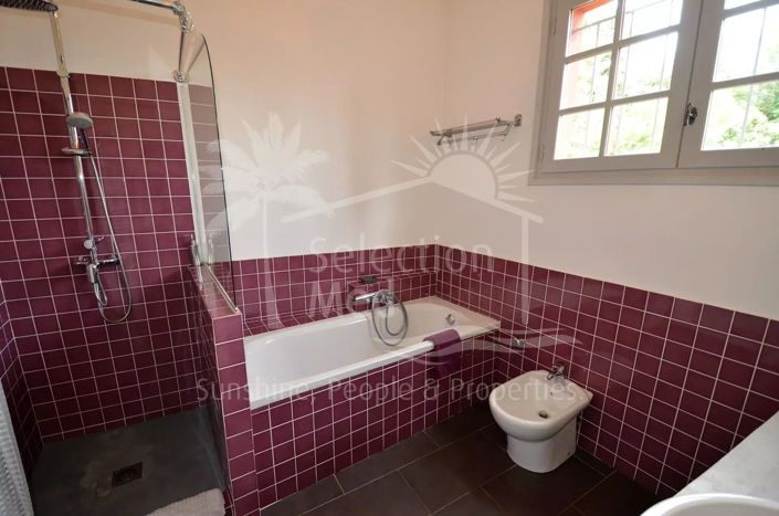 Image No.9-9 Bed House for sale