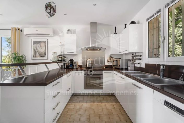 Image No.13-3 Bed House for sale