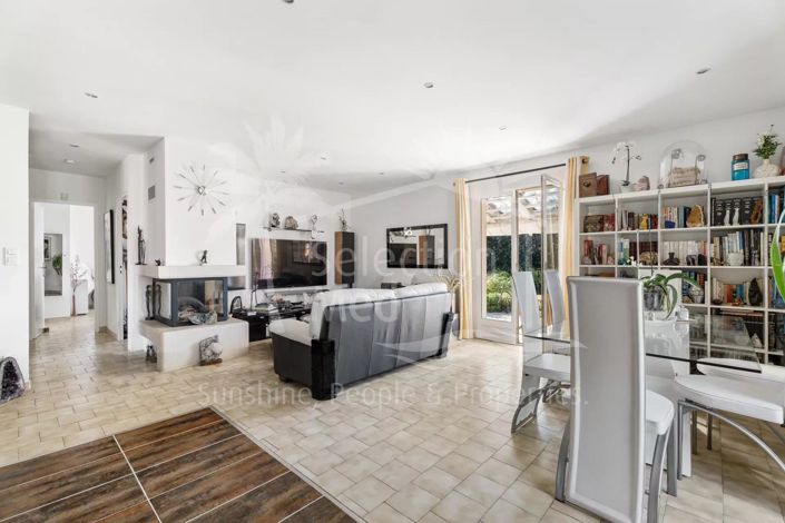 Image No.16-3 Bed House for sale