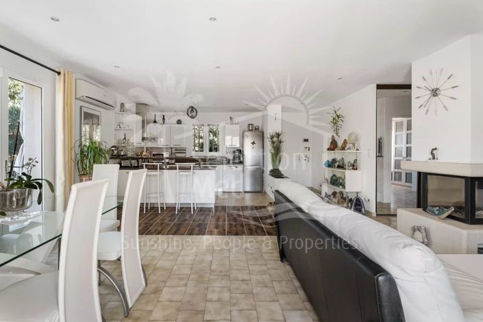 Image No.17-3 Bed House for sale