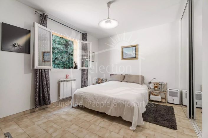 Image No.18-3 Bed House for sale