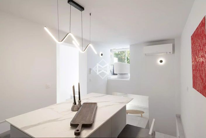 Image No.10-3 Bed Apartment for sale