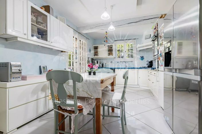 Image No.8-4 Bed House for sale