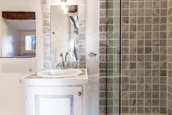 Image No.12-4 Bed House for sale