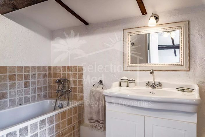 Image No.14-4 Bed House for sale