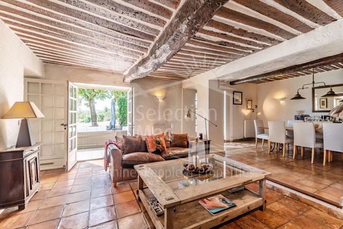 Image No.7-4 Bed House for sale