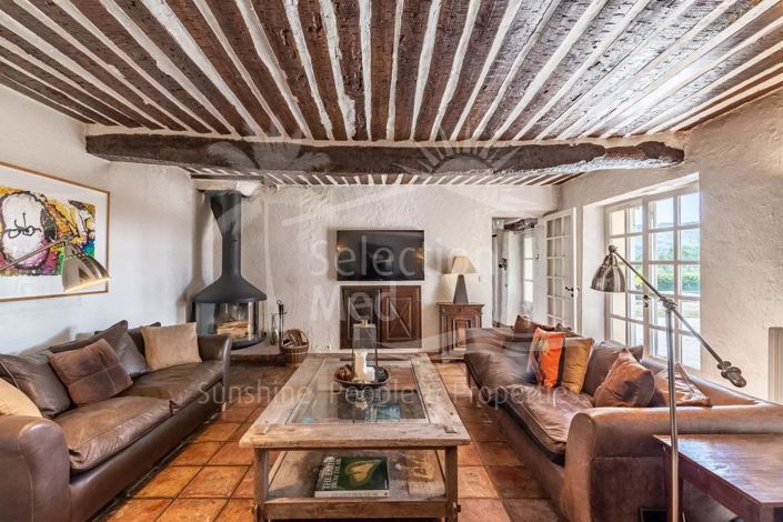 Image No.8-4 Bed House for sale