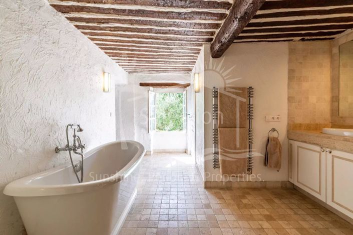 Image No.9-4 Bed House for sale