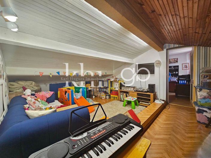 Image No.10-3 Bed House for sale