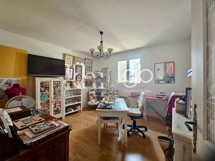 Image No.8-3 Bed House for sale