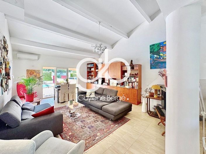 Image No.6-4 Bed House for sale