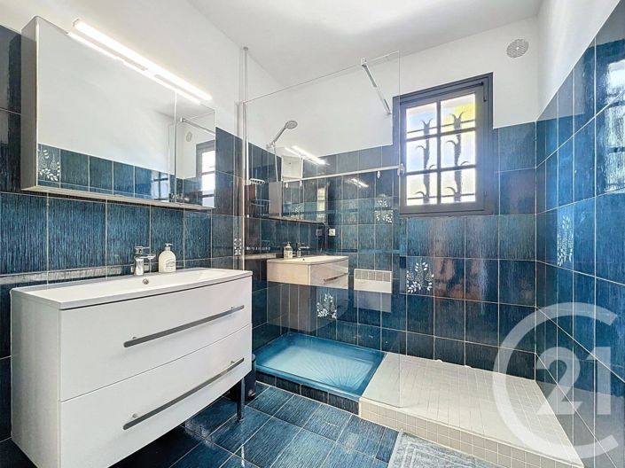 Image No.12-3 Bed House for sale