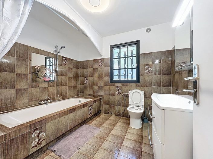 Image No.7-3 Bed House for sale