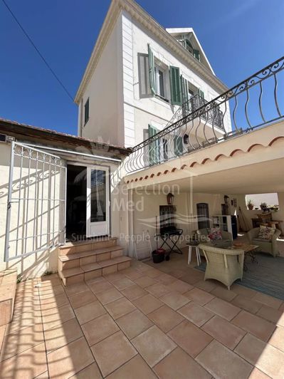 Image No.4-6 Bed House for sale