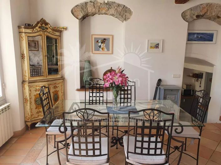 Image No.6-6 Bed House for sale