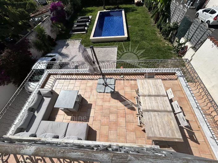 Image No.7-6 Bed House for sale