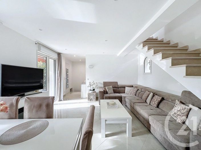 Image No.3-3 Bed Apartment for sale