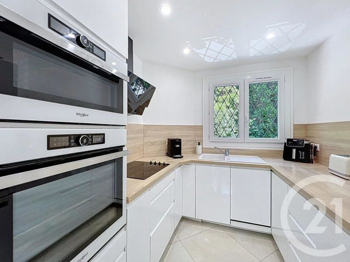 Image No.8-3 Bed Apartment for sale