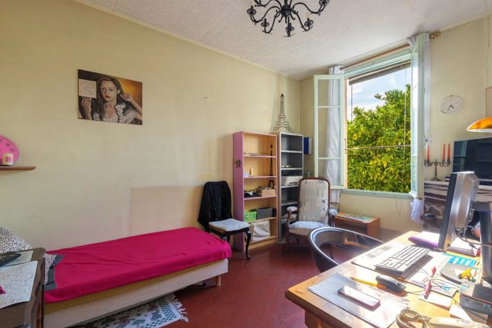 Image No.6-3 Bed House for sale