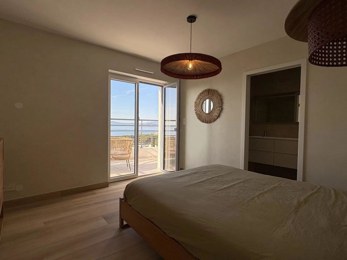 Image No.11-5 Bed House for sale