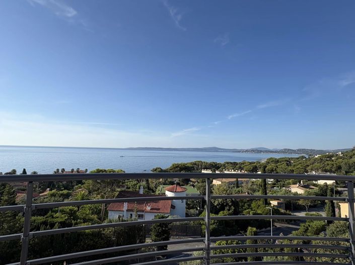 Image No.12-5 Bed House for sale