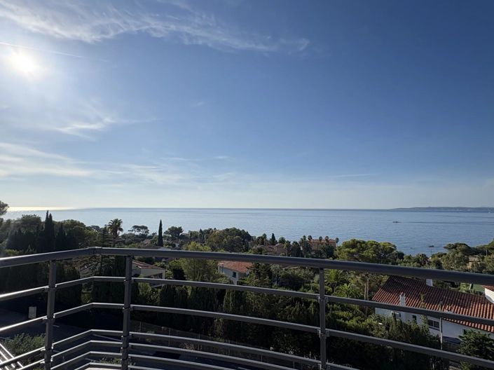 Image No.13-5 Bed House for sale