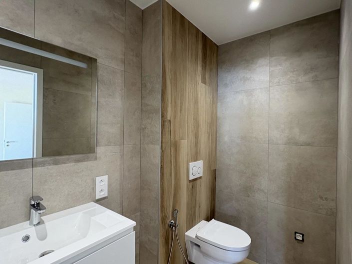 Image No.16-5 Bed House for sale