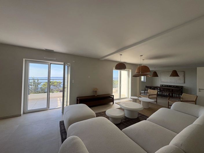 Image No.9-5 Bed House for sale