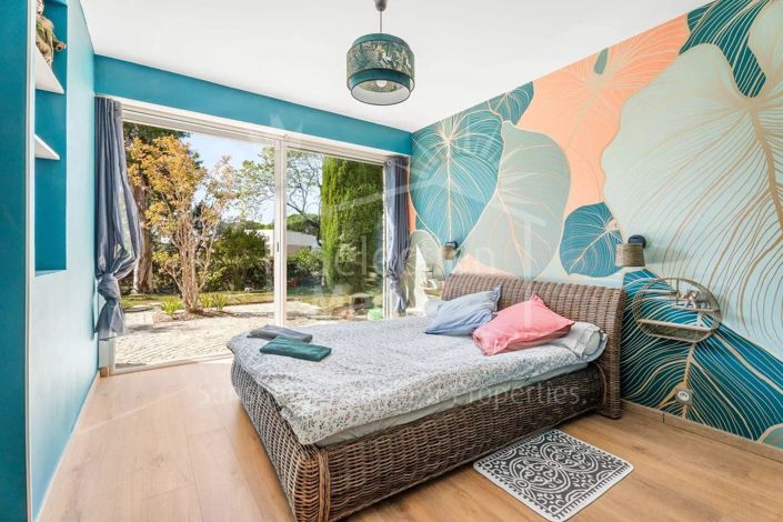 Image No.12-5 Bed House for sale