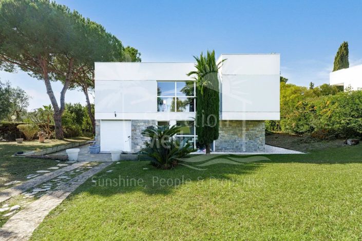 Image No.16-5 Bed House for sale