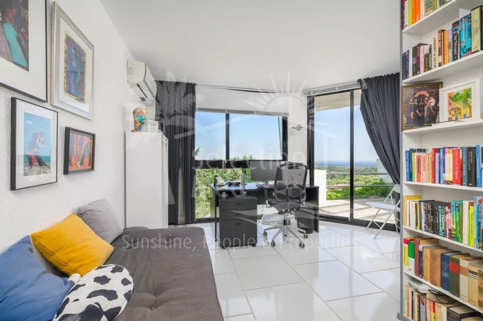 Image No.12-4 Bed House for sale