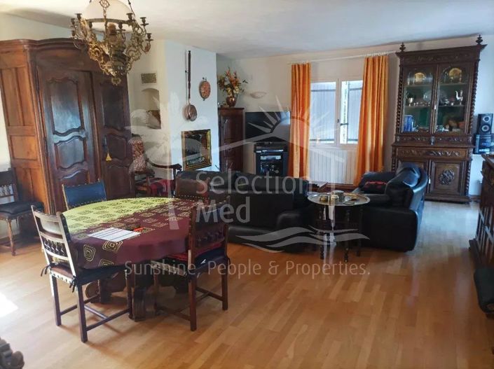 Image No.17-5 Bed House for sale