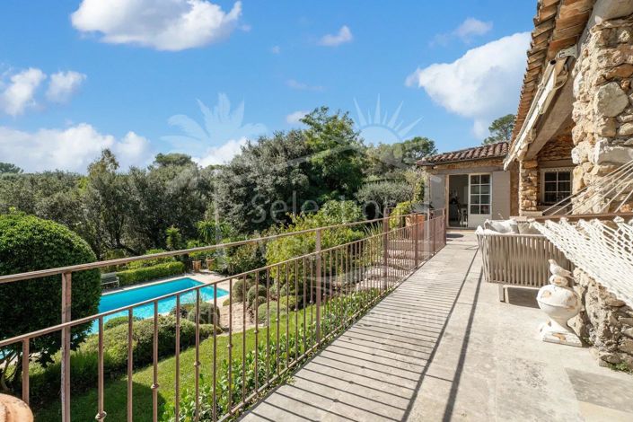 Image No.2-5 Bed House for sale