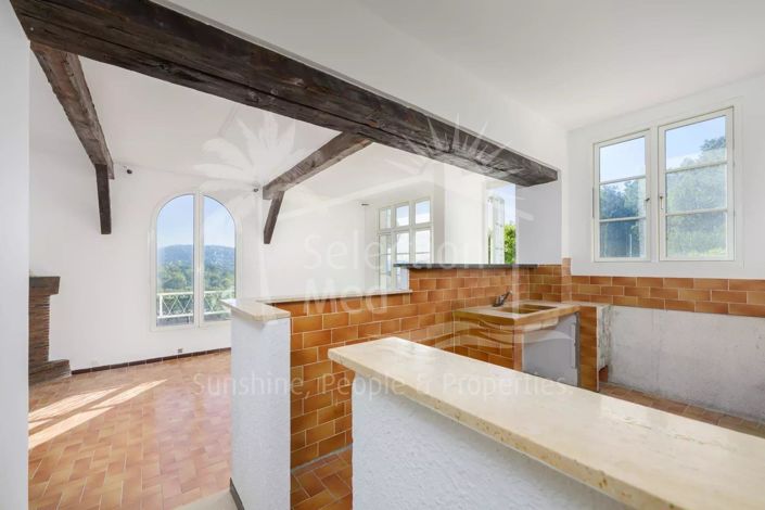 Image No.11-5 Bed House for sale