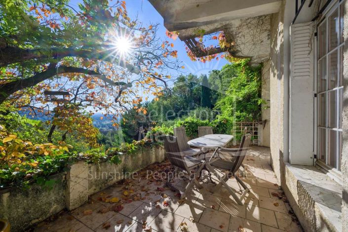 Image No.6-5 Bed House for sale