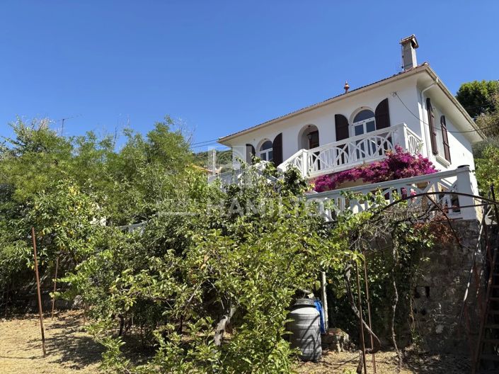 Image No.2-Maison de 4 chambres à vendre à Châteauneuf-Grasse