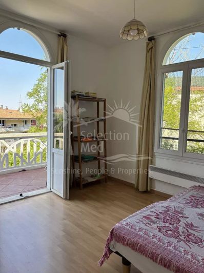 Image No.40-4 Bed House for sale