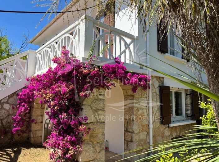 Image No.8-4 Bed House for sale